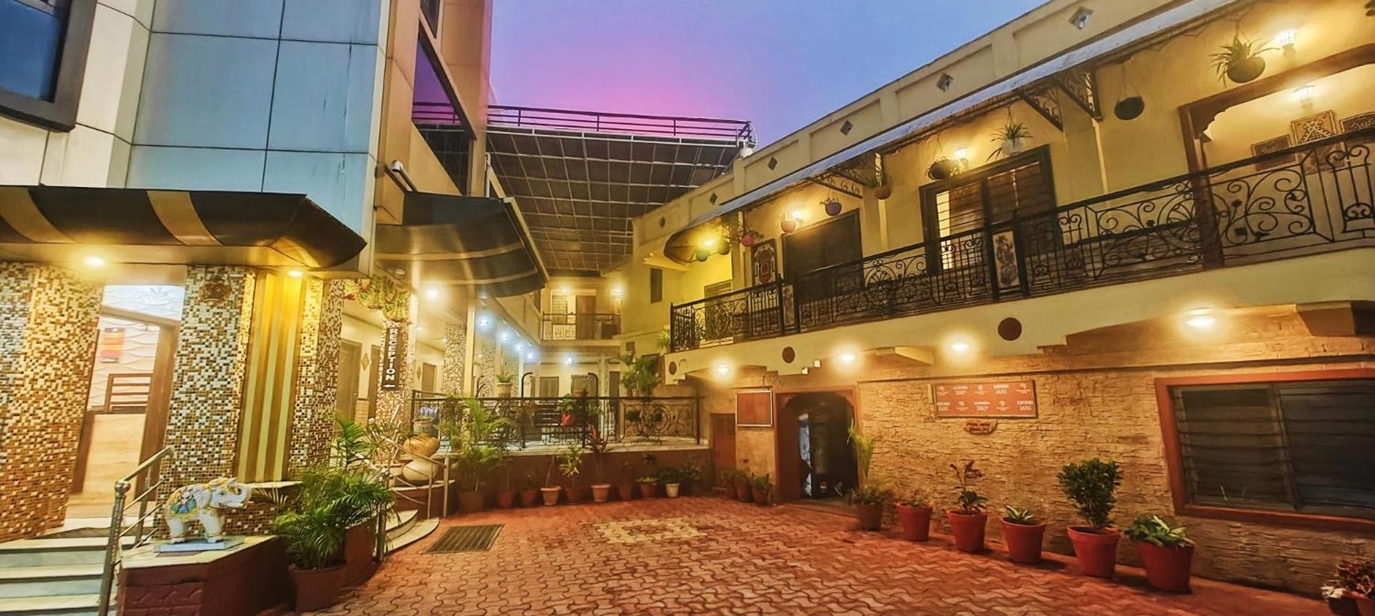 Hotel Saraswati Mount Abu Εξωτερικό φωτογραφία